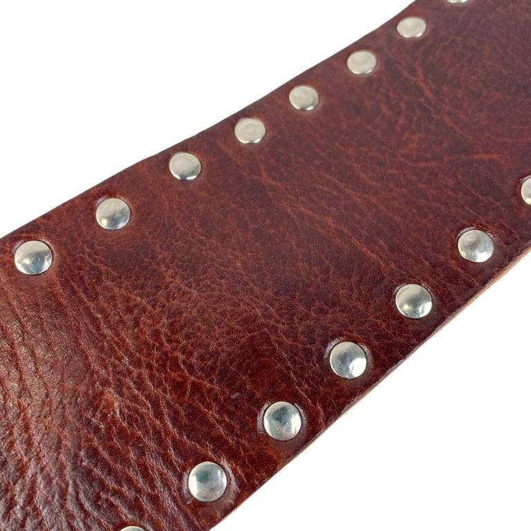 Exklusivt Handgjort Läderbälte med Sidonitar: Svart