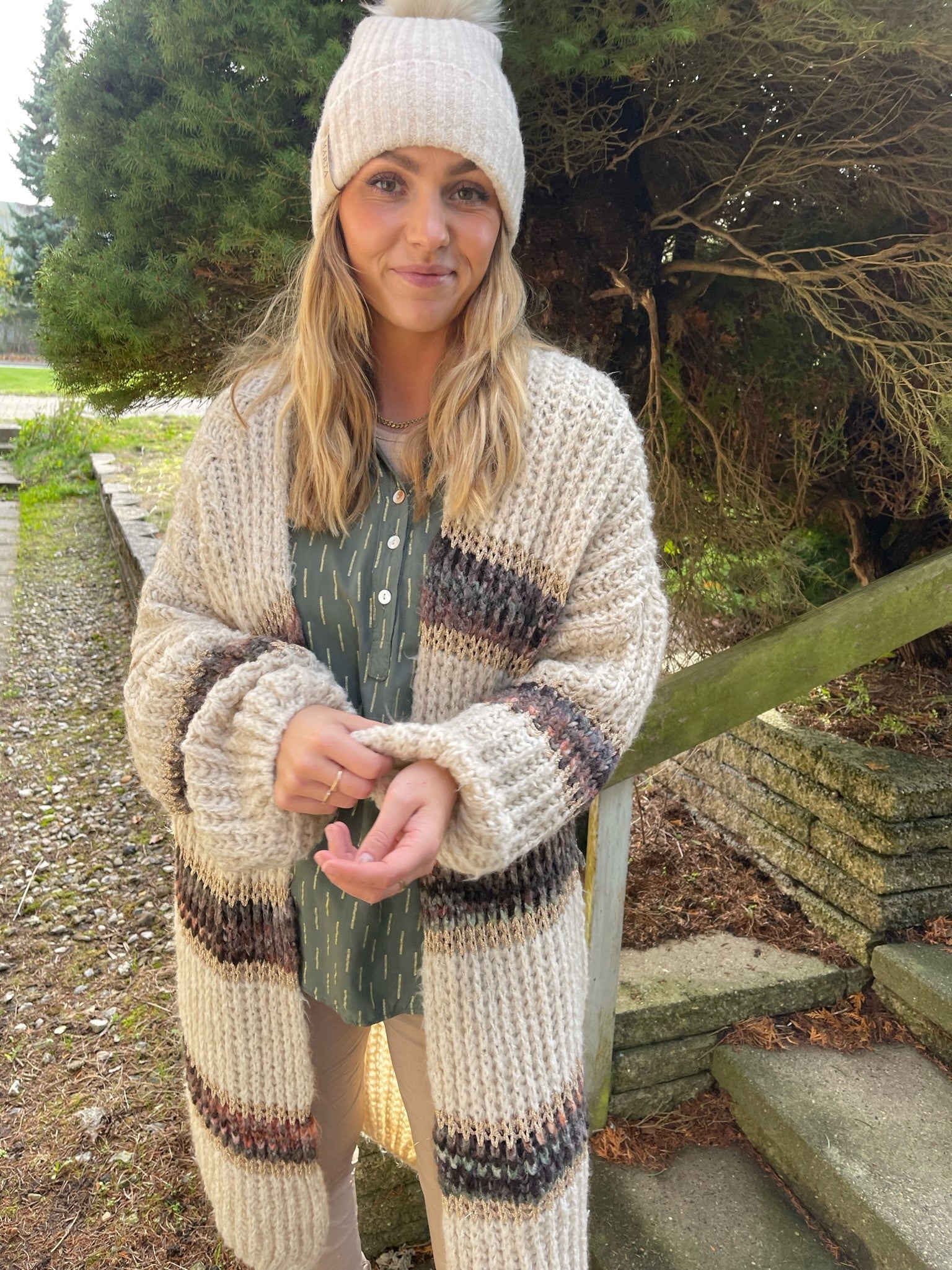 Pompom mössa - beige