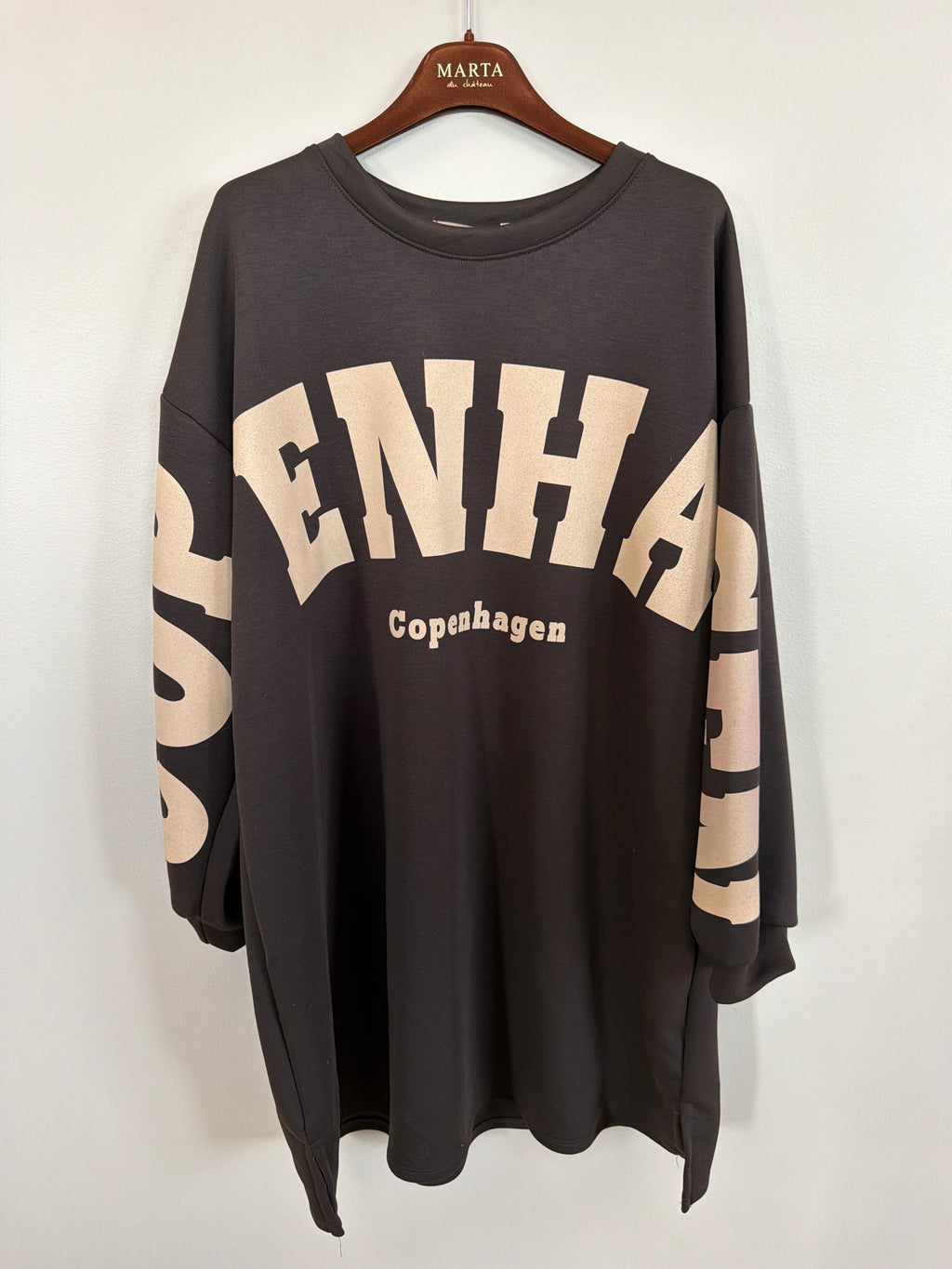 Marta du Chateau Cannes Dress – Copenhagen print Sweatshirt Klänning