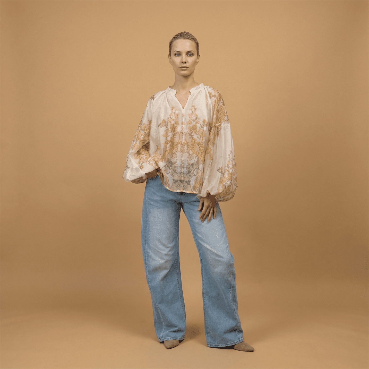 Bohemisk Blus med Blommönster & Rynkad V-ringning - Khaki