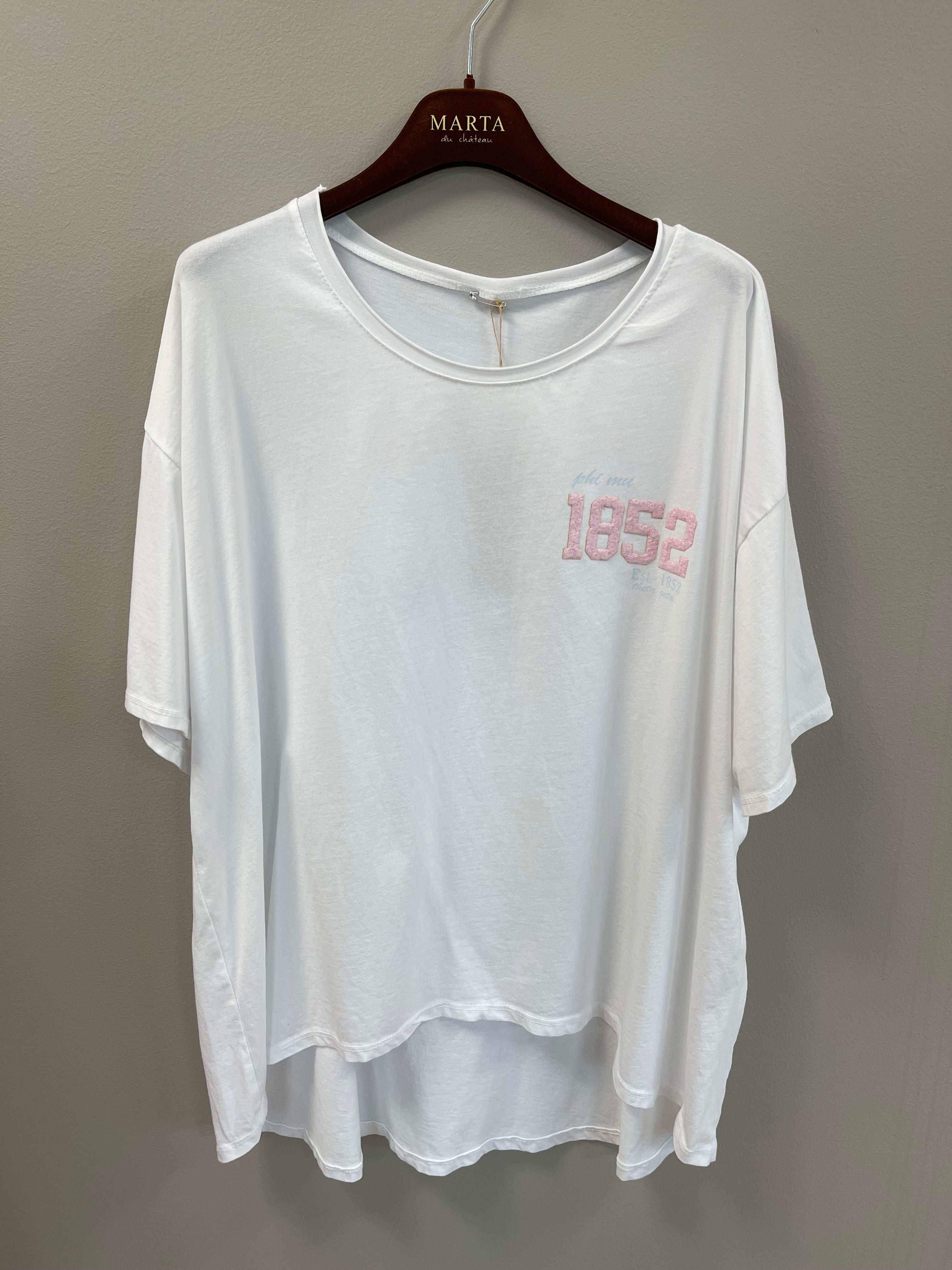 Marta du Chateau Raniella Tee – Oversized T-shirt med 1852-tryck