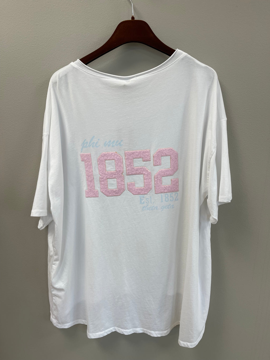 Marta du Chateau Raniella Tee – Oversized T-shirt med 1852-tryck