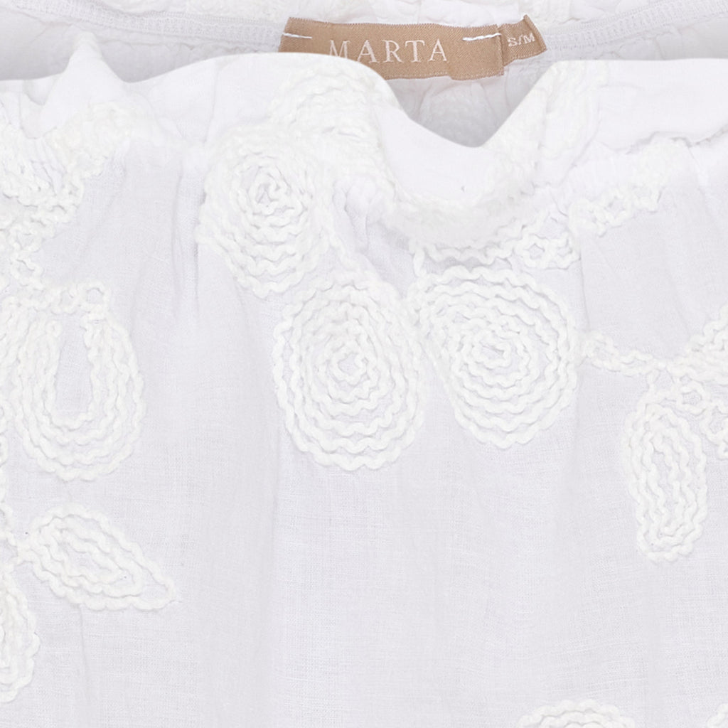 Söt topp med broderier från Marta du Chateau