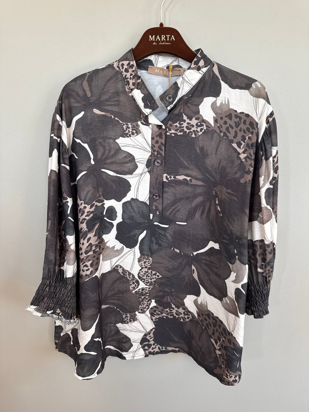 Melisande Shirt – Blommig & Leopard Print
