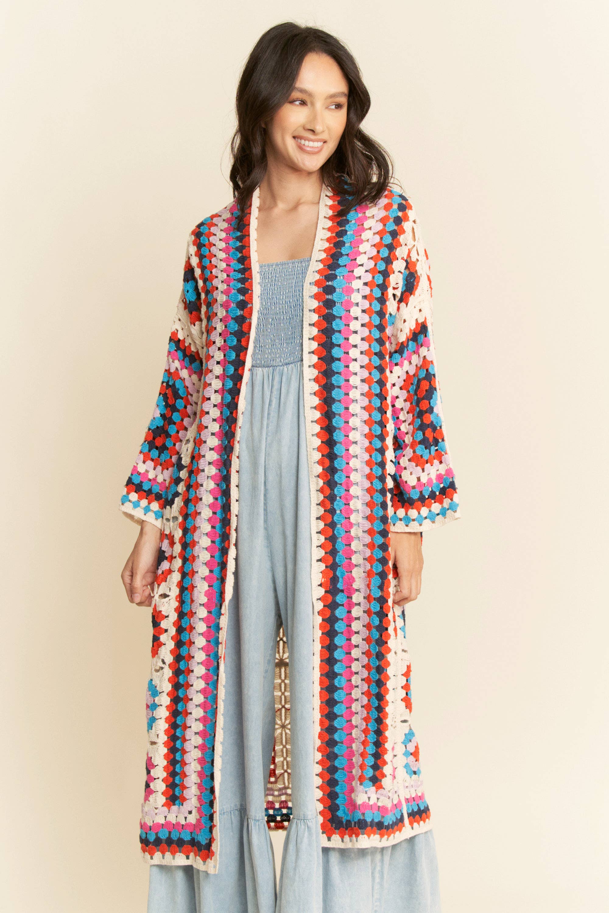 GRANNY SQUARE ÖPPEN MIDI VIRKAD STICKAD KOFTA