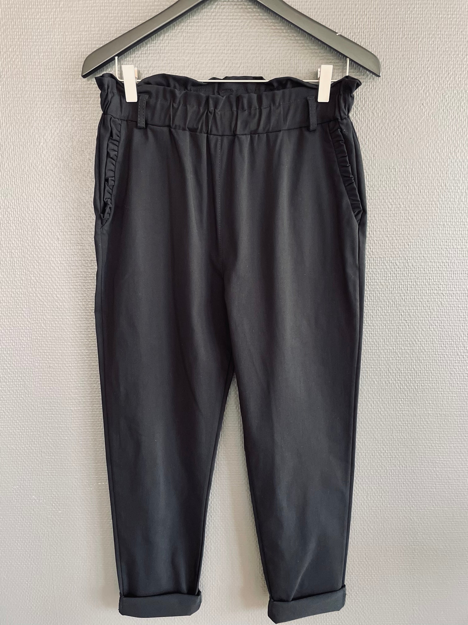 Maeda pants svart