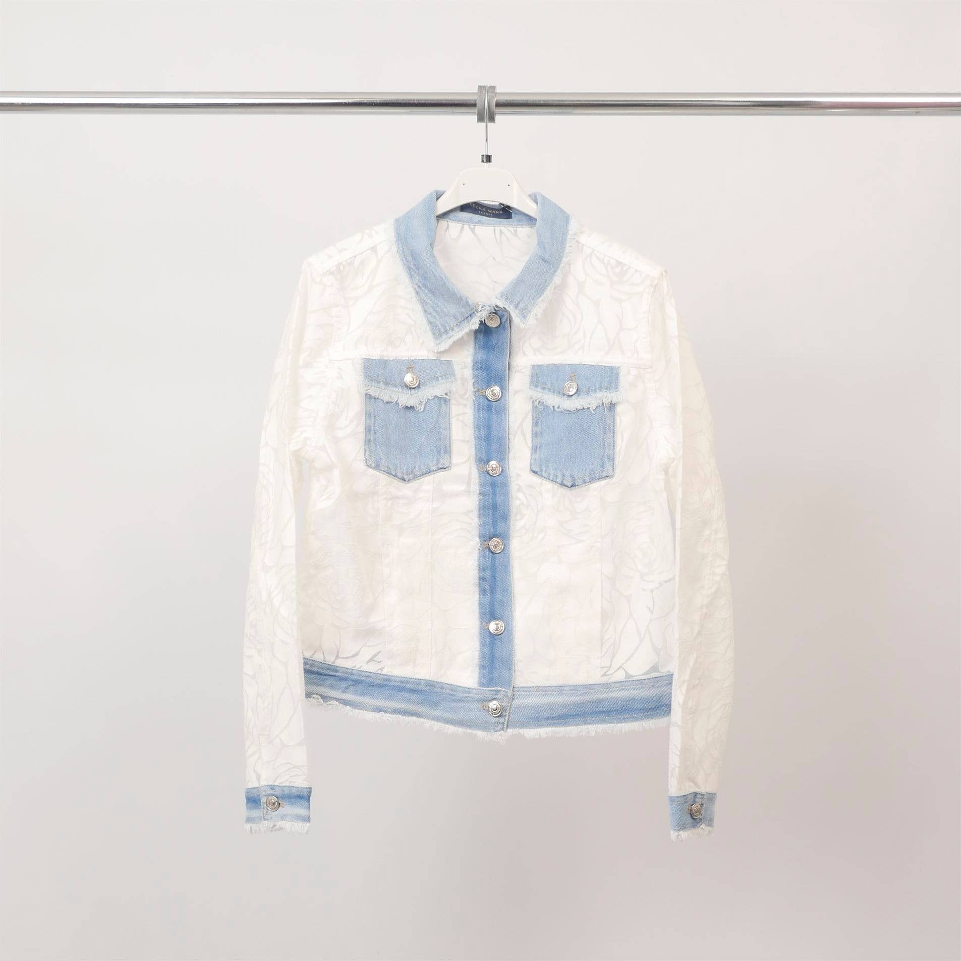 Texturerad Jacka med Denimdetaljer - Blommönster