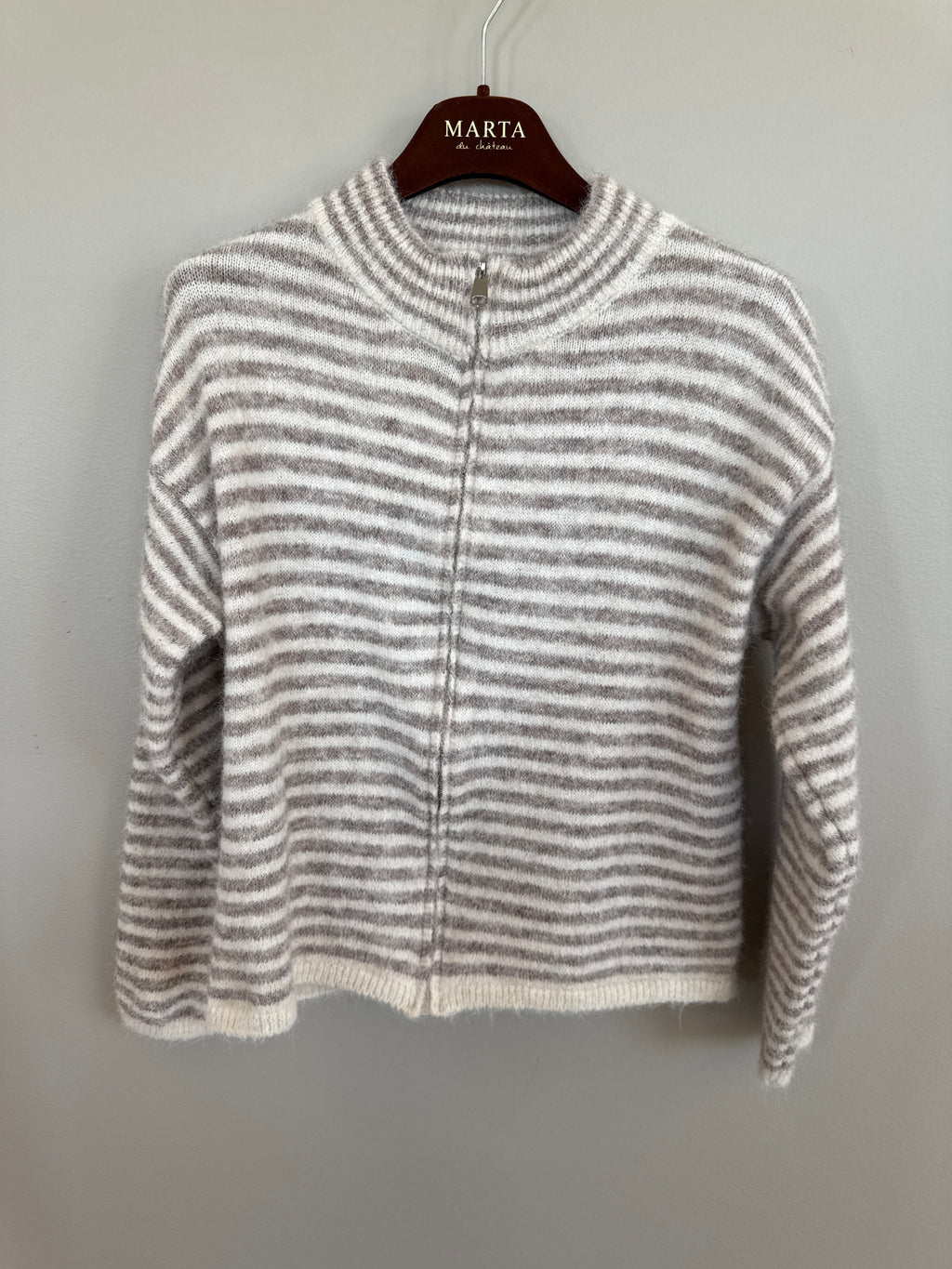 Anais Cardigan – Randig Beige Stickad Kofta