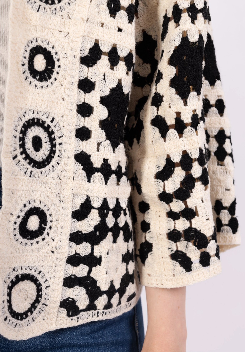 Grannysquare kofta svart - ecru