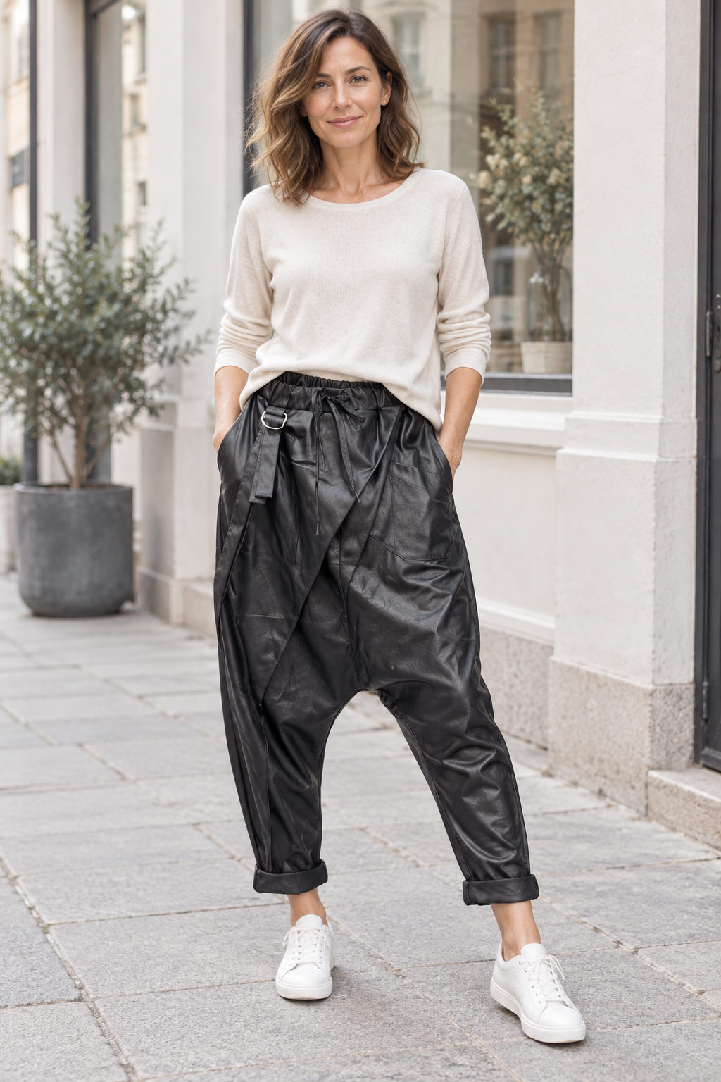 Valencia Baggy Pants – Trendiga byxor i skinnlook