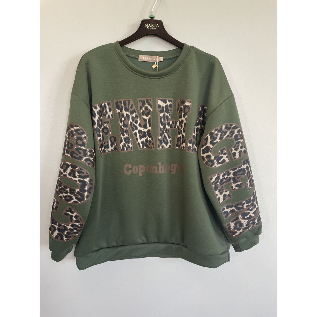 Sevilla oversized sweatshirt Military med leopardtryck – Marta du Chateau