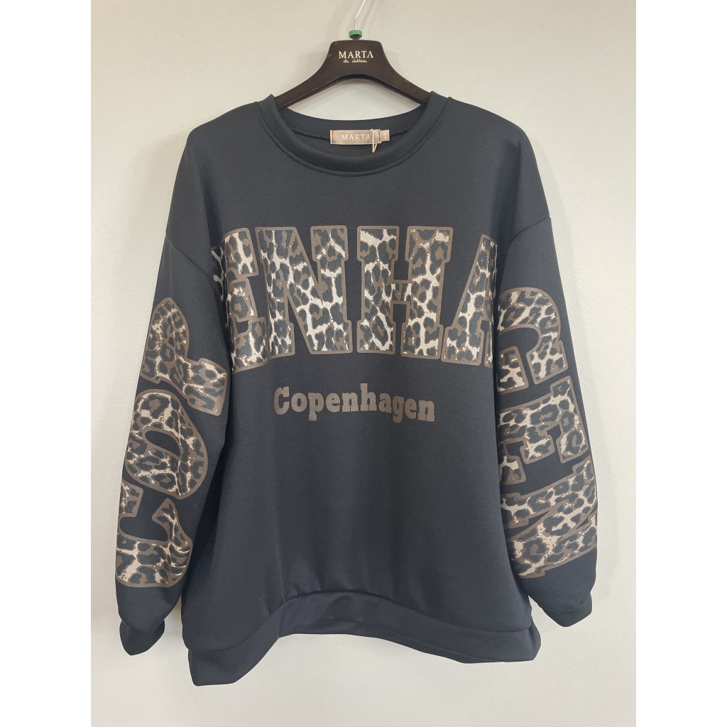 Sevilla oversized sweatshirt med leopardtryck – Marta du Chateau