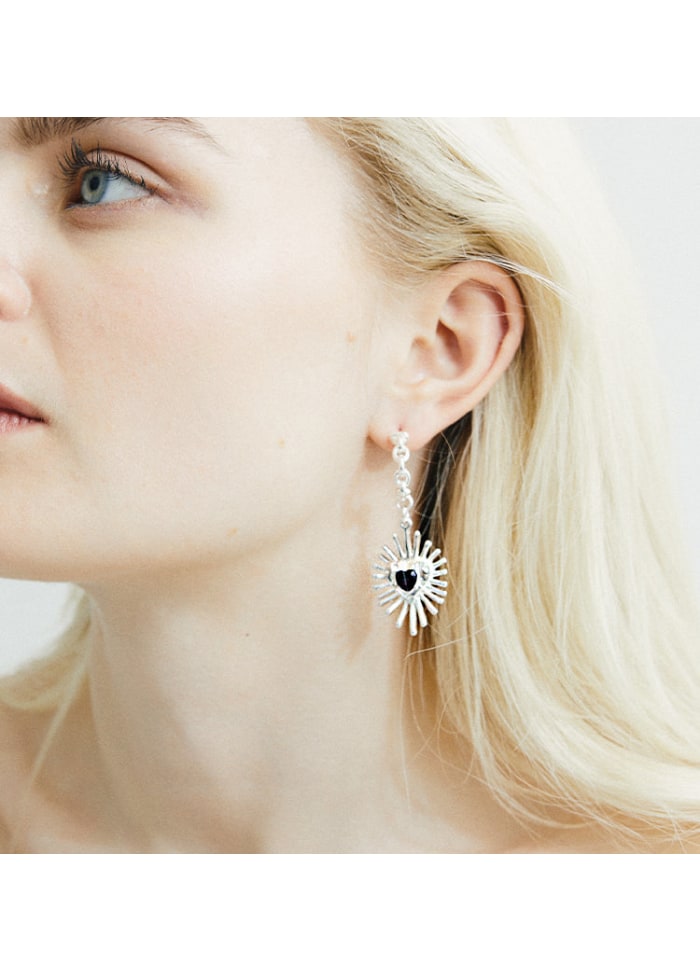 Valentina Örhängen Silver - Hjärta med Svart Sten