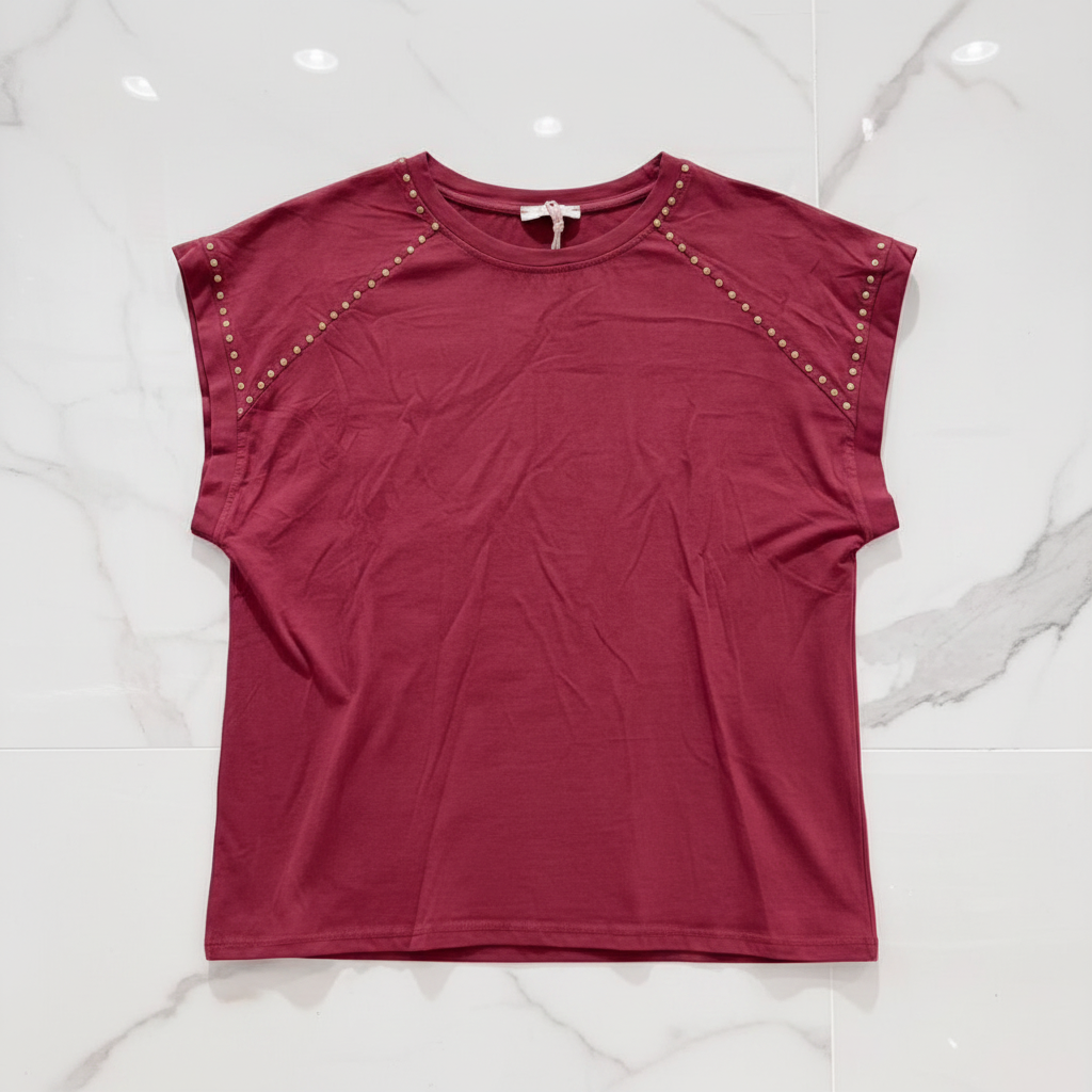 Bordeaux t-shirt flat lay