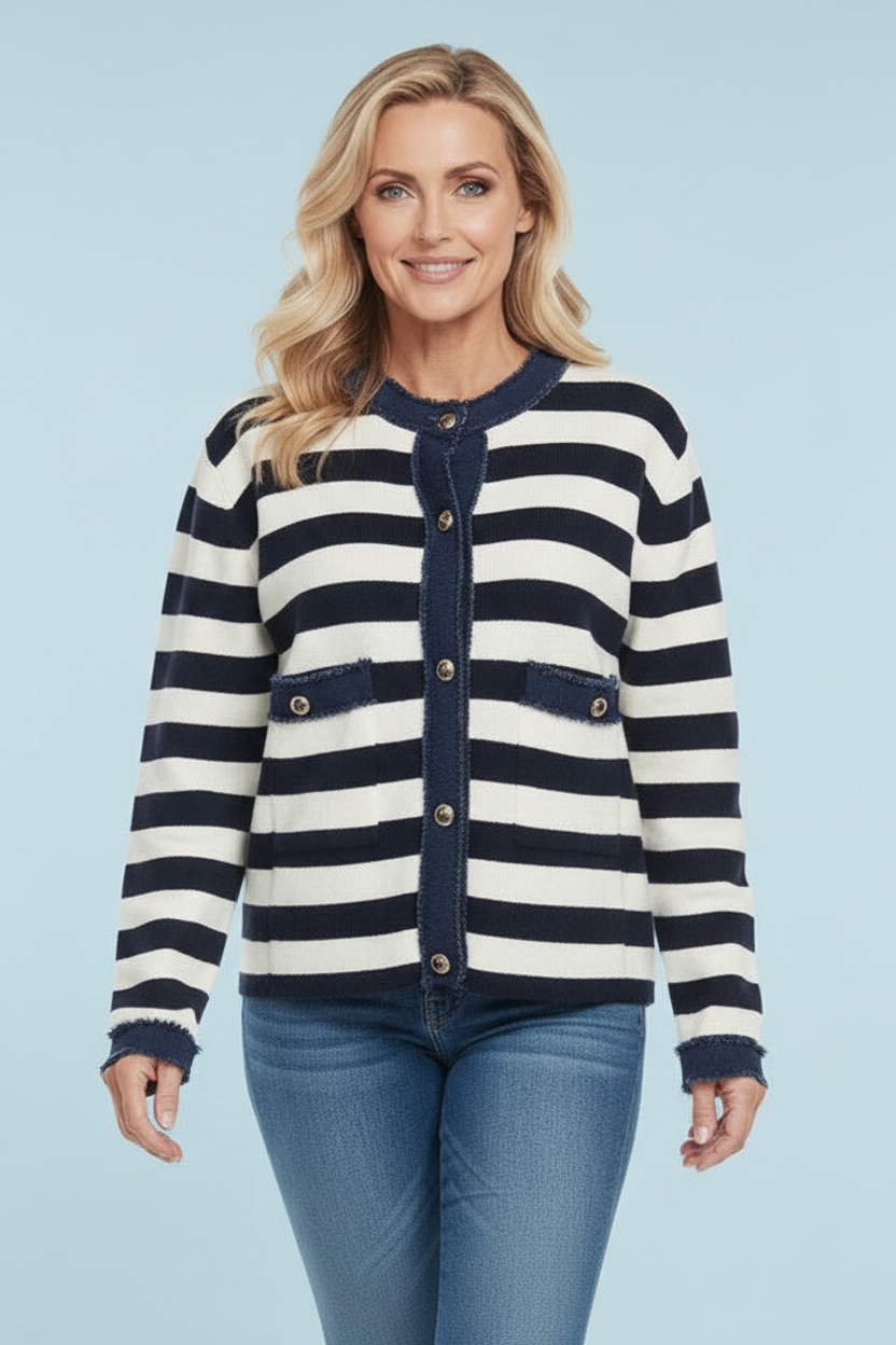 Cardigan framsida ren bakgrund