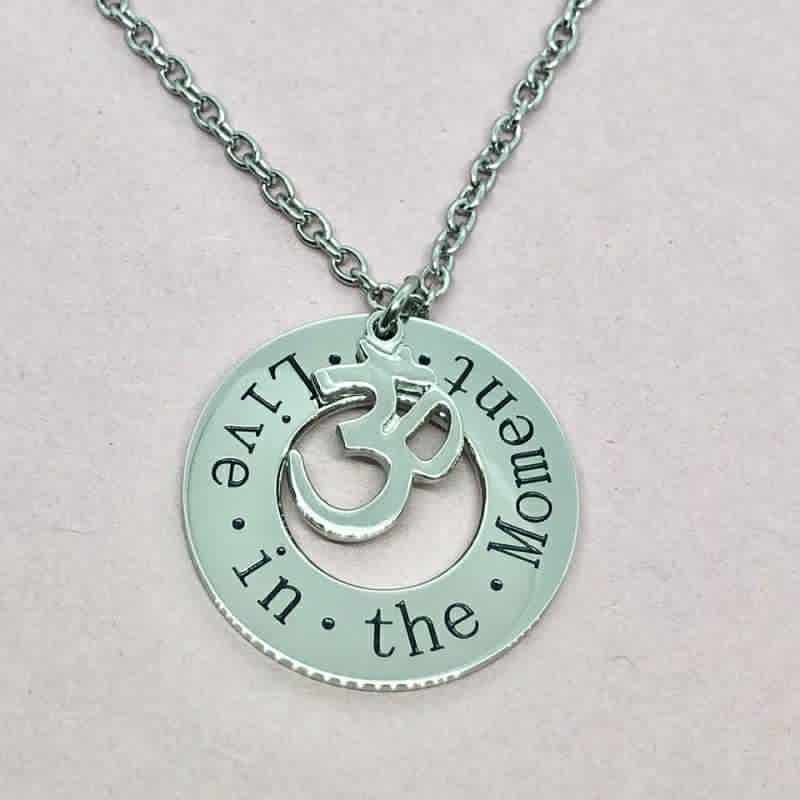 Live in the Moment - Ohm halsband