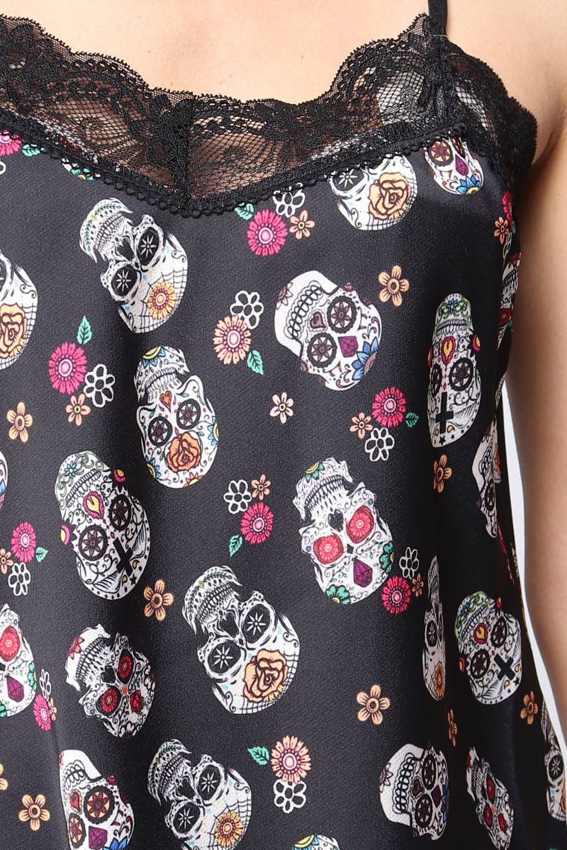 Tryckt linne med döskallar - SVART