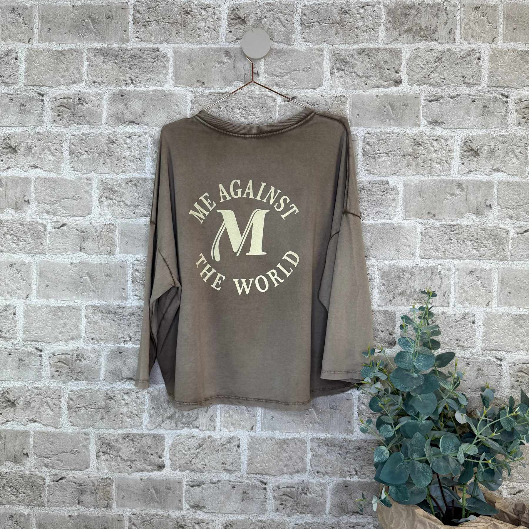 Median Sweatshirt Me Against The World - Taupe Onesize