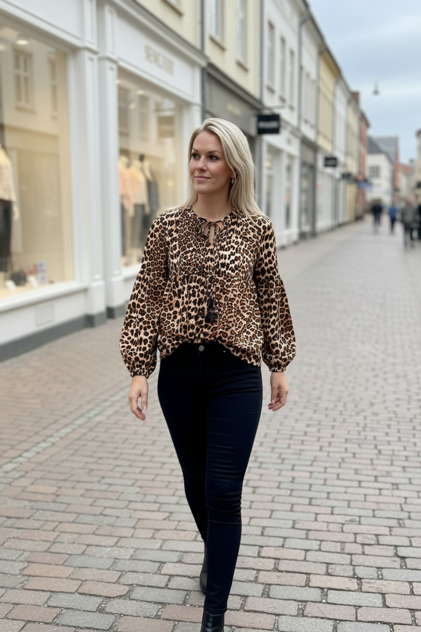 Leopard blus helbild
