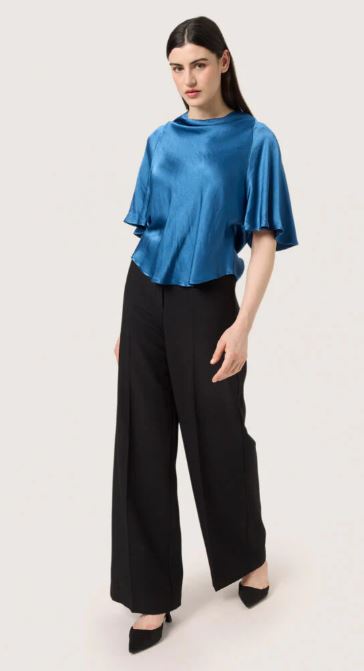 Soaked in Luxury Blå Satin Topp