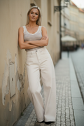 Modellbild 4 – cream barrel jeans