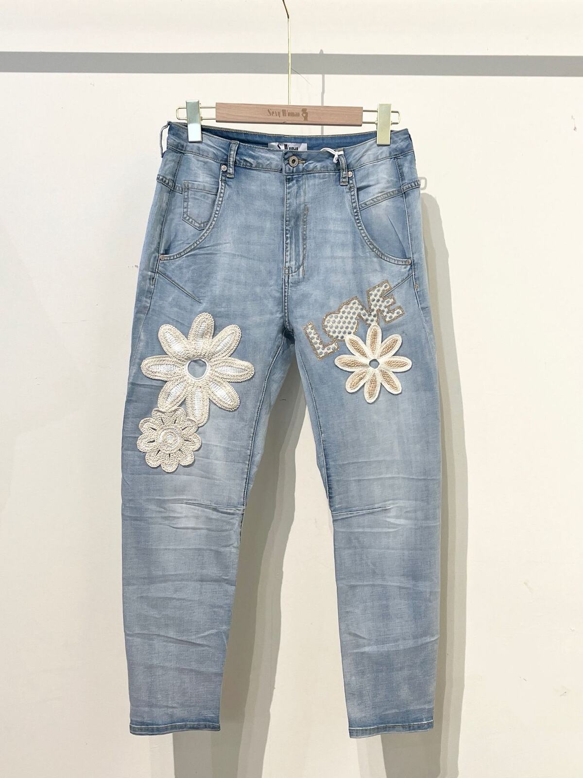 Boho Flower Love Jeans med Virkade Patches