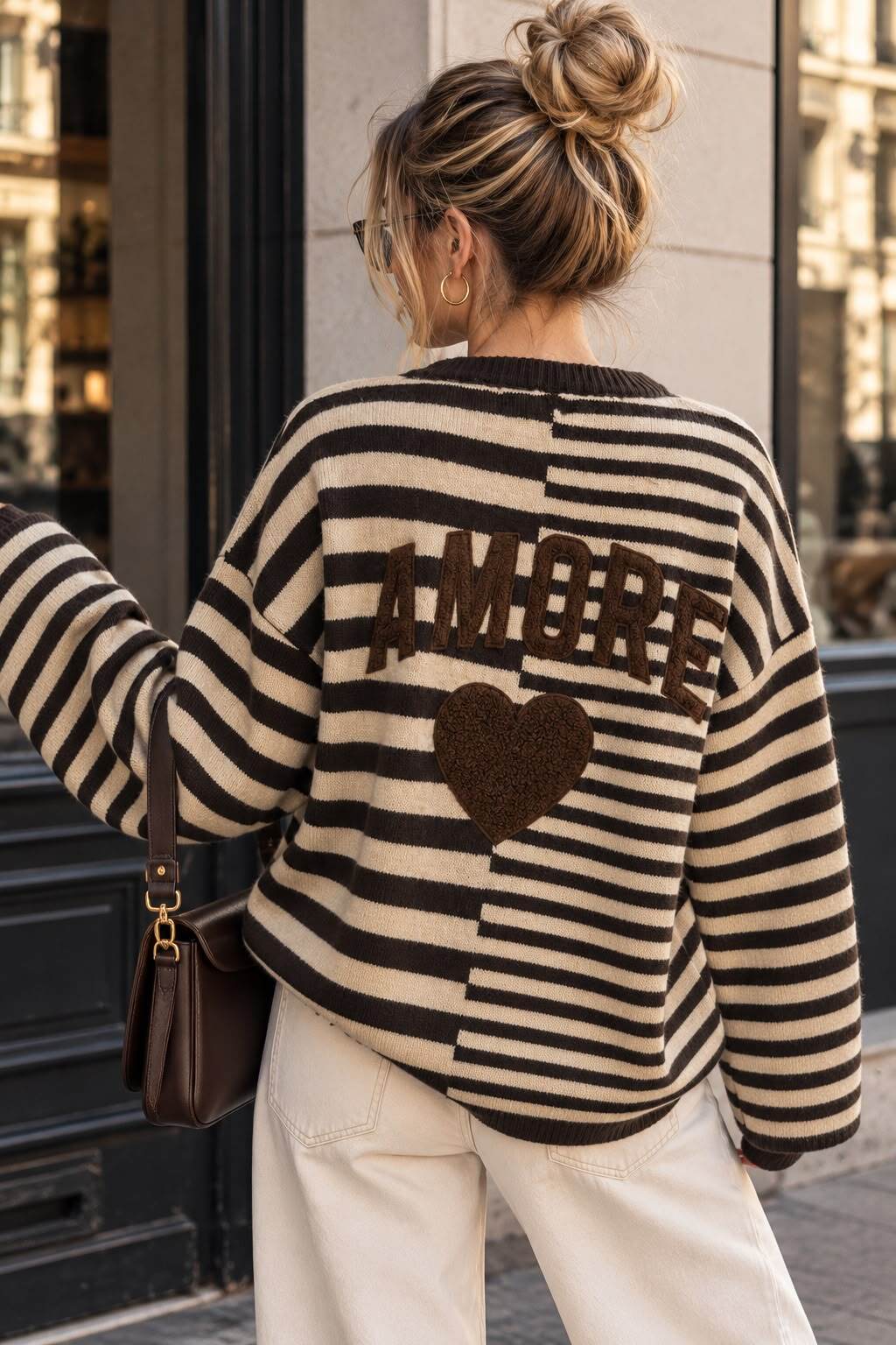 AMORE stickad oversizedtröja – brun/creme | BohoBeauty