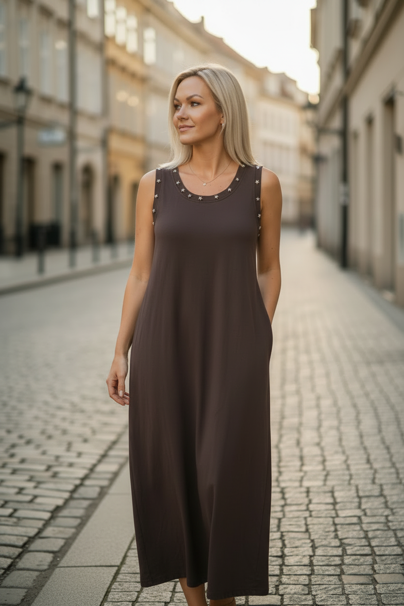 Stella brun – tittar åt sidan