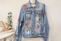 Studio flat-lay jeansjacka