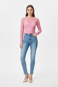 Studiobild modell rosa spetstop