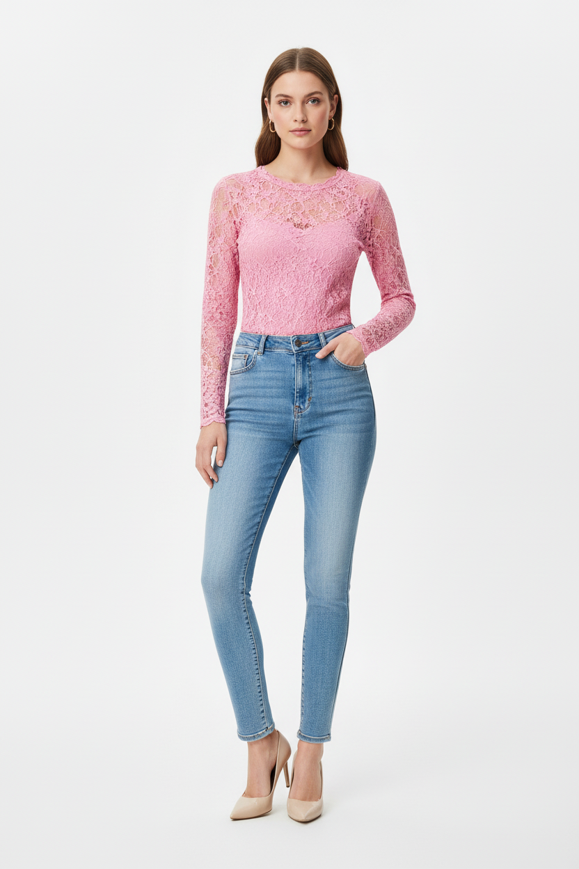 Studiobild modell rosa spetstop