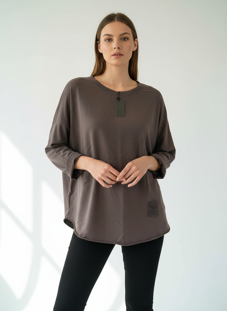 Studiofoto med höftlängd och märke